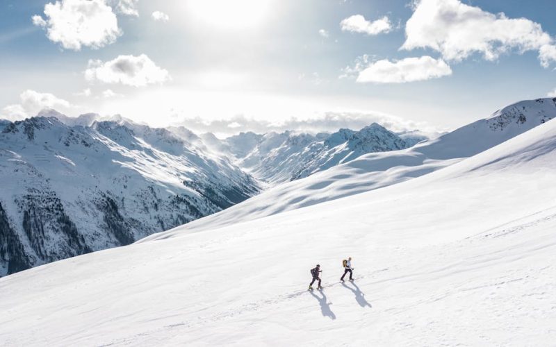 Acute and 24 h effect of kinesio taping on lower back muscle soreness during continued practice of cross-country skiing among collegiate students